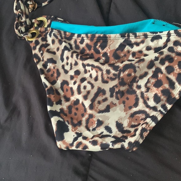 Cheetah swimsuit size medium for 20$ - Picture 3 of 4